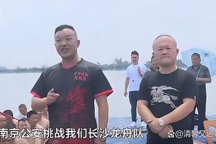 滕哈赫谈战术理念：我想从后场出球 放弃传控是考虑到球队特点